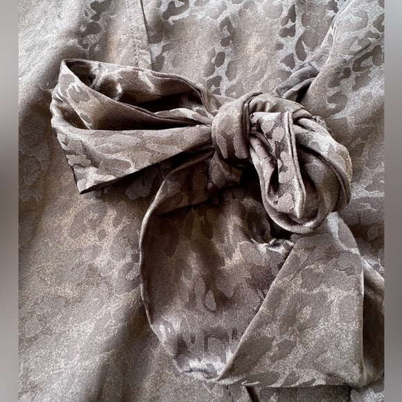 West Kei - Stitch Fix - Women’s Allan Surplice Tie Black Blouse Top High Low - Picture 2 of 4